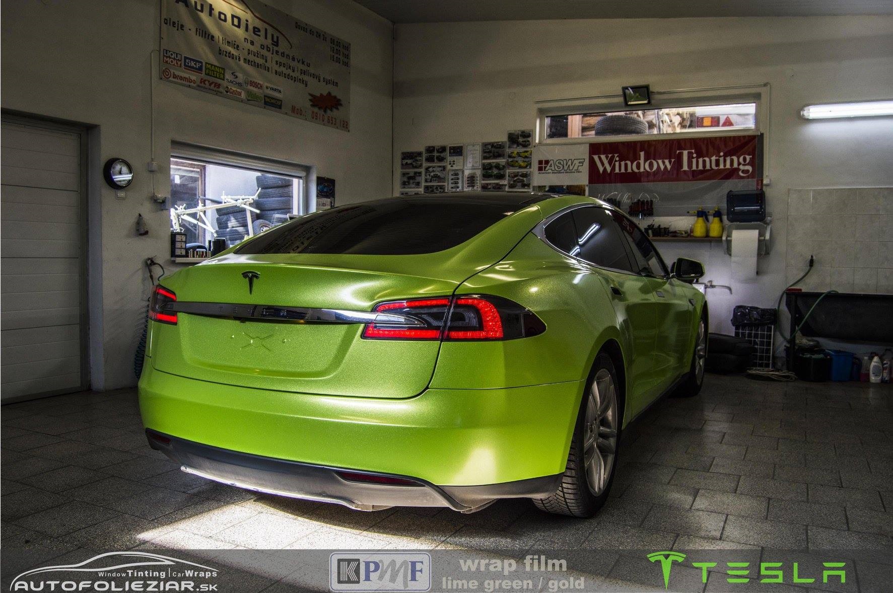 K71302 Gold Starlight Gloss over K89073 Matt Lime (1)